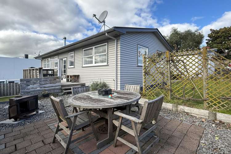 2/8 Hinemoa Avenue_0