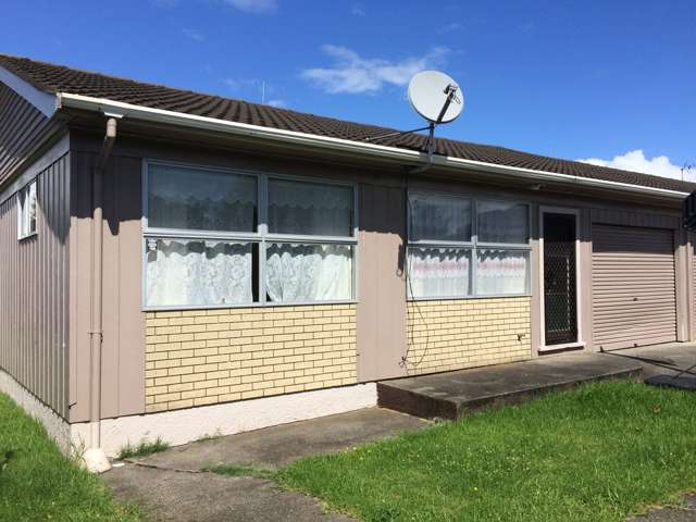 2/15 Henwood Road Mangere East_3