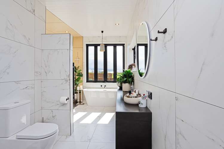 68 Sunrise Drive Seaward Bush_21