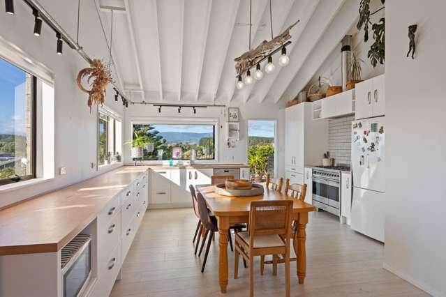 DUAL LIVING BEACH OPPORTUNITY - RV $690,000