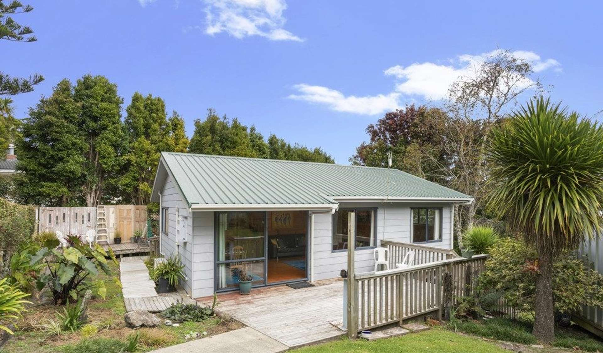 12A Highland Avenue Titirangi_0