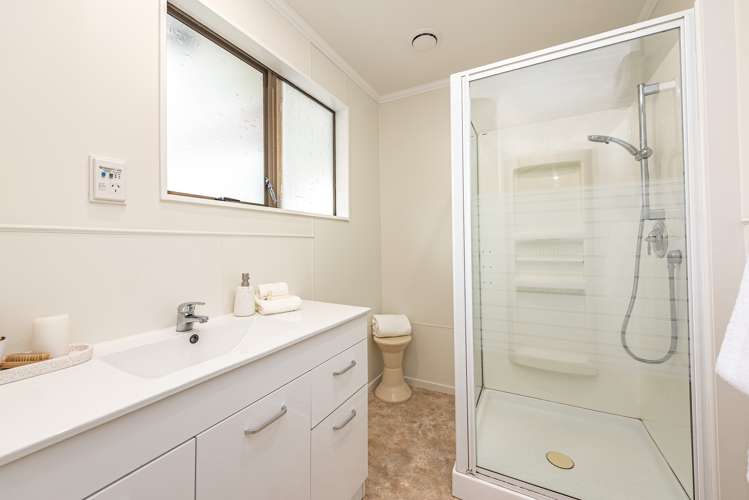2 Parkes Avenue Saint Johns Hill_12