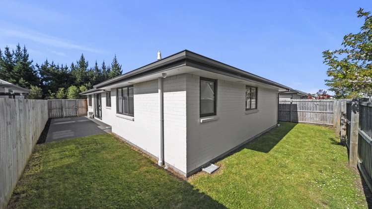 32 Robert Duncan Road Belfast_16