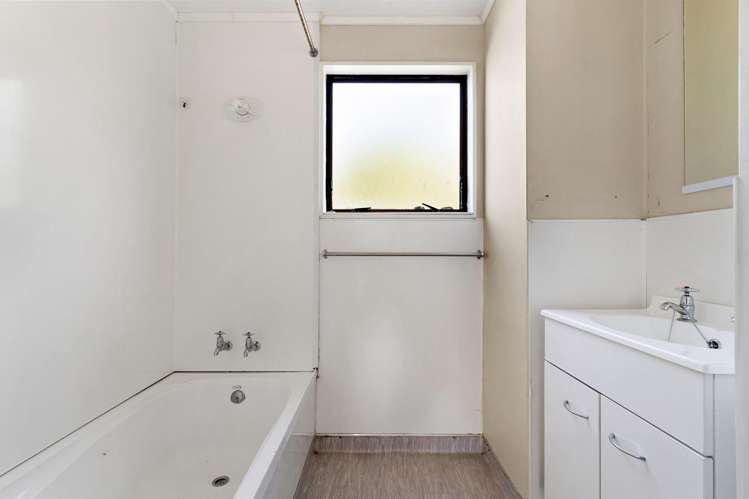 49-51 Meadowvale Rise Titirangi_14