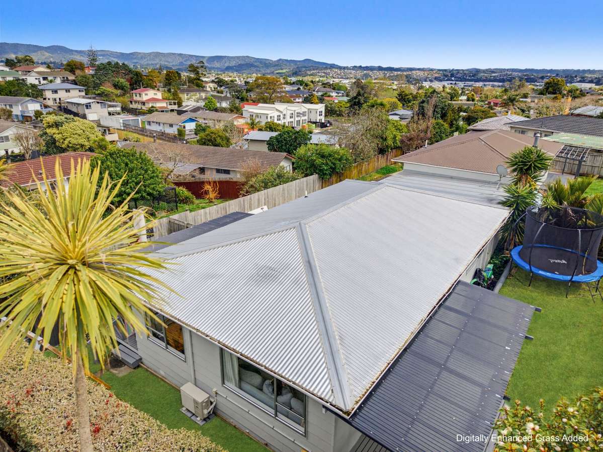 2/11 Longreach Drive_2