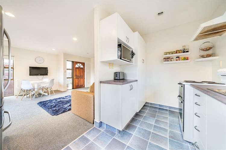 5 California Drive Totara Park_11