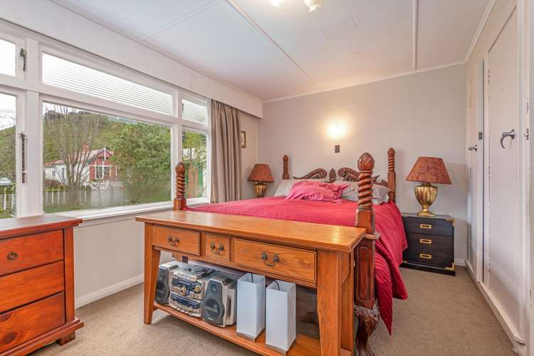 2 Broadway Mangaweka_7