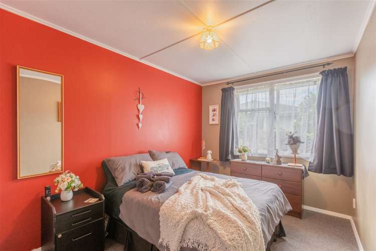 18 Neal Crescent Onekawa_5