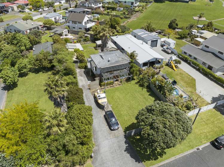 12 Pohutukawa Road Beachlands_24