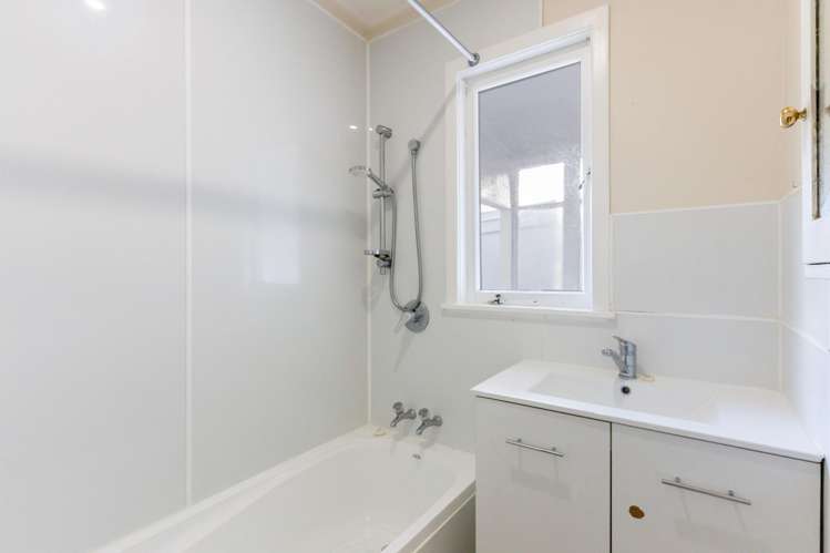 692 Beach Road Browns Bay_8