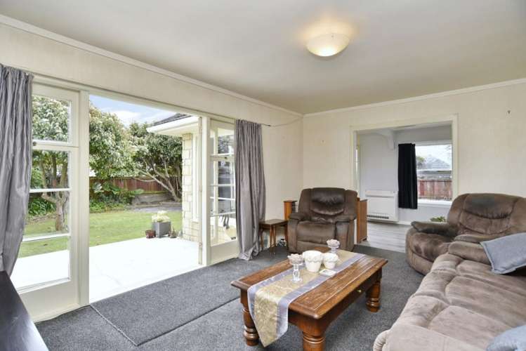 70 Basingstoke Street Aranui_2