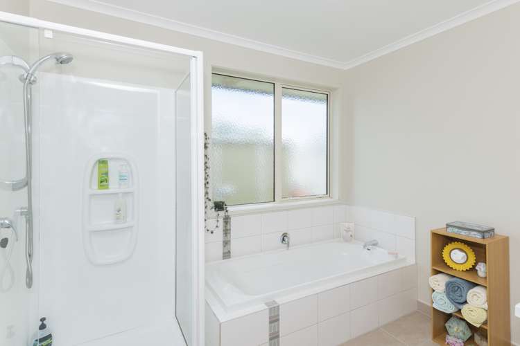 2 Sterling Park Lytton West_13