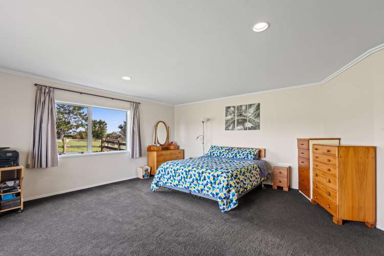 1484 Egmont Road Egmont Village_14