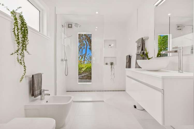 39 Oaia Road Muriwai_10