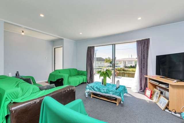 6 Antrim Crescent Otara_4