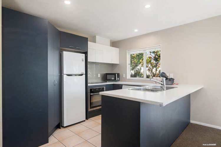 2/47 Fields Parade Oteha_5