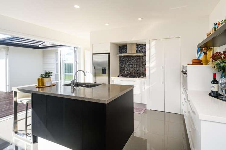 175 Pacific Drive Fitzherbert_5