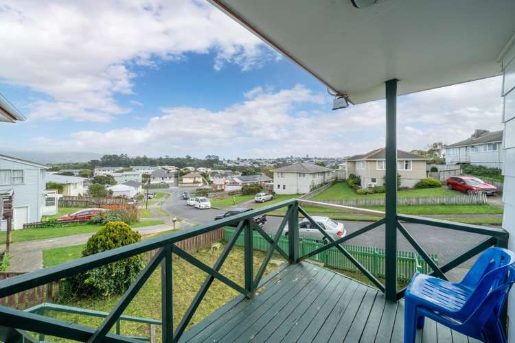 14 Penguin Grove Waitangirua_7