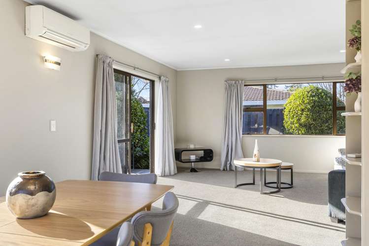 2/7 Kathleen Place Rainbow Point_11