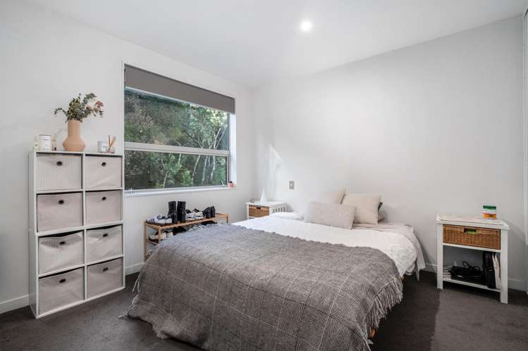 11/8 Thatcher Crescent, Crofton Downs_13