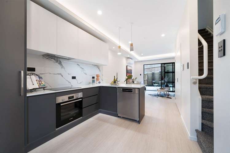 12/52 Newington Road Henderson_1