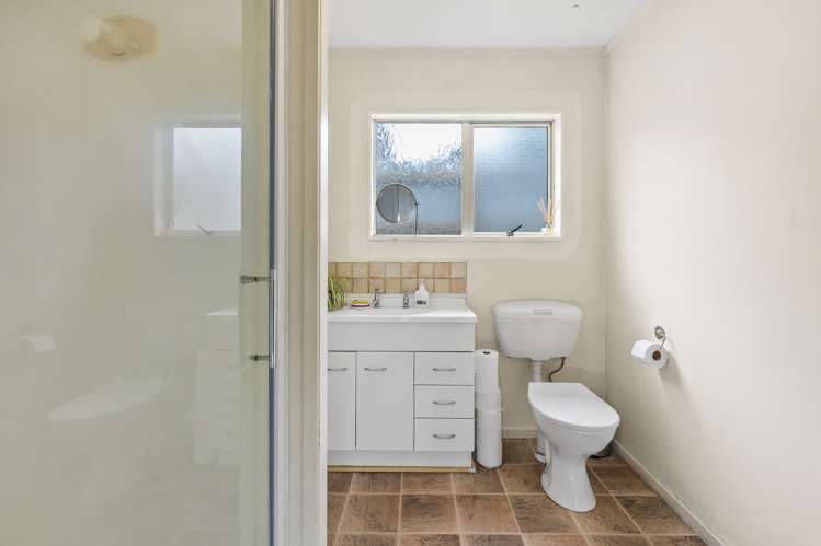 2/4 Cumberland Street Tauhara_10