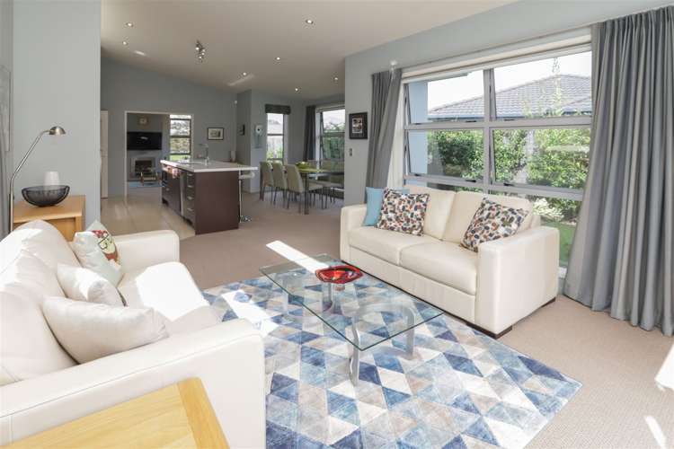 8 Ashington Grove Huntington_5