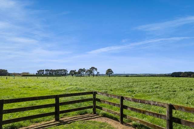 GRAZING & LIFESTYLE ON HAWERA'S EDGE