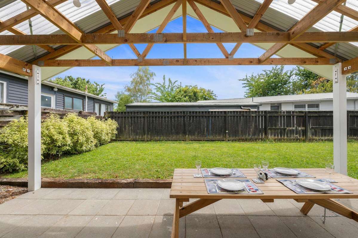 Gorgeous New Rental on Te Takinga! 4