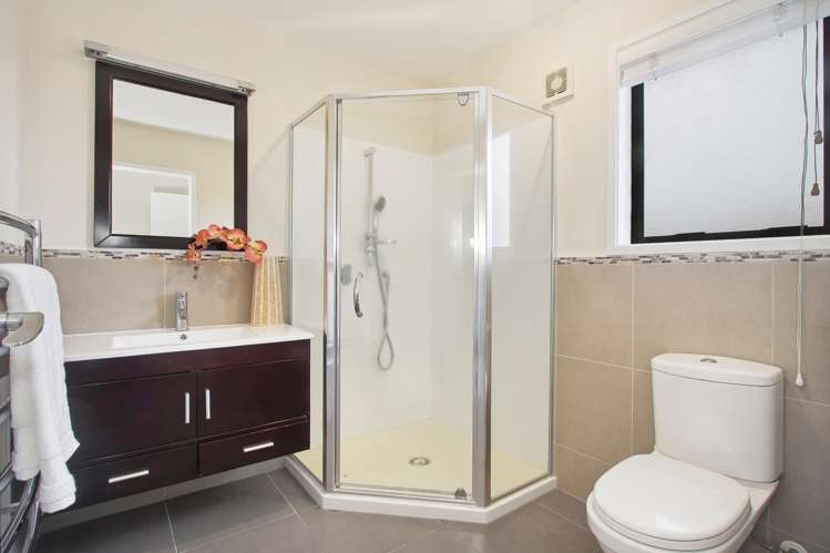 4 Korotaha Terrace Rothesay Bay_19