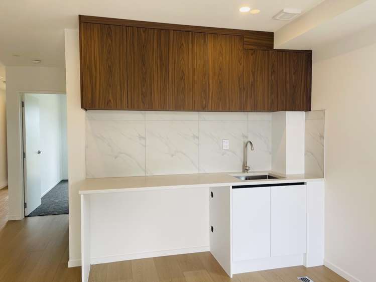 3 Awhi Way Karaka_10