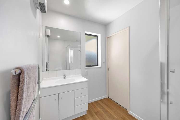 6 Sheraton Place Redwood_9