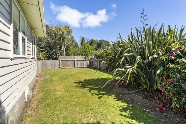 4 Kowhai Street Otaki Beach_15