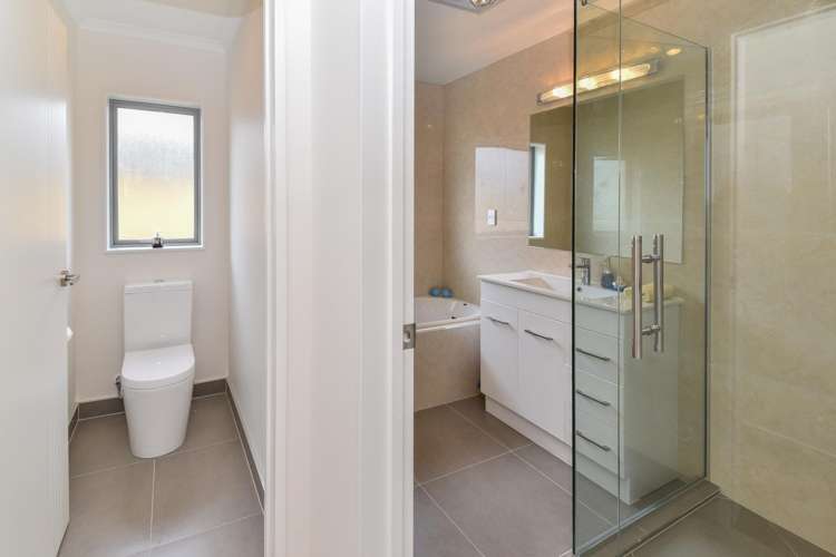 12 Iwinuku Crescent Wattle Downs_12