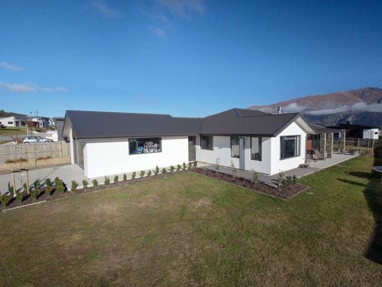 11 Centre Crescent Wanaka_0
