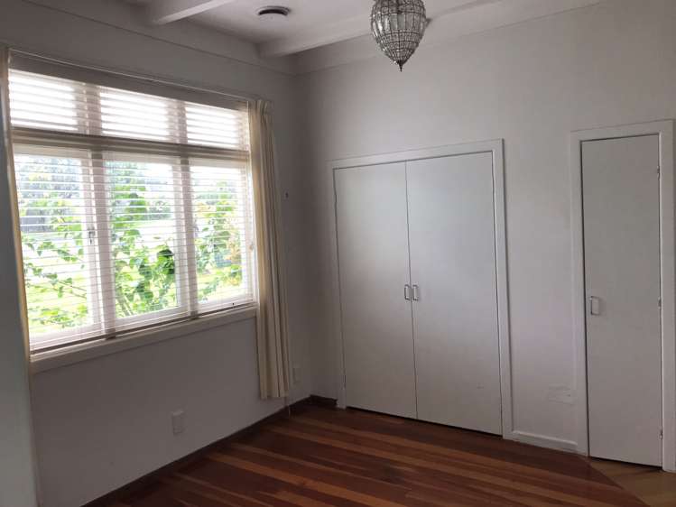 89 Golf Road New Lynn_5