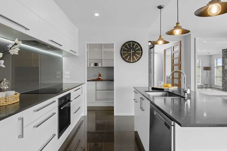 51 Vernon Drive Lincoln_13