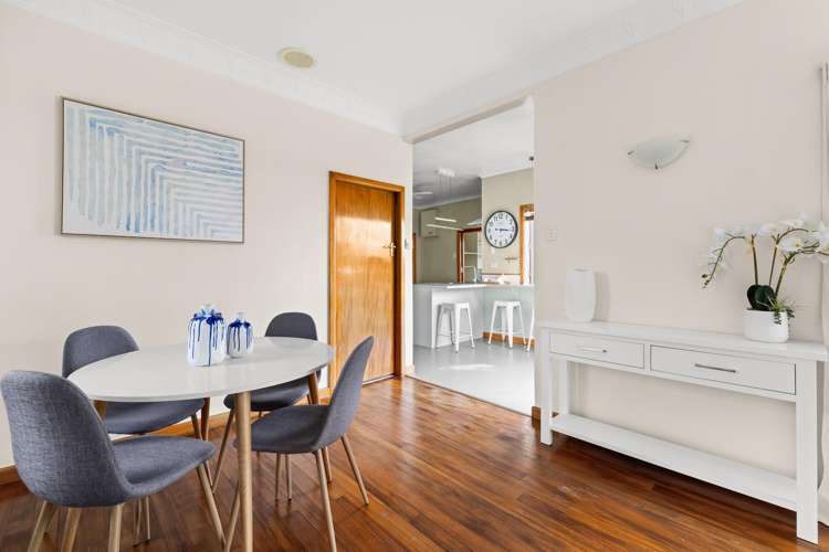 14 Flanders Avenue Onekawa_16