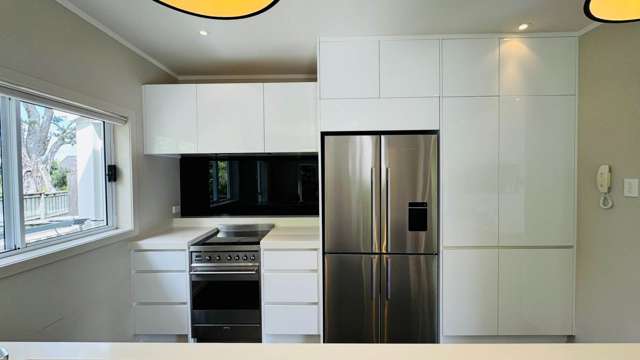 32 Isobel Road Greenhithe_4