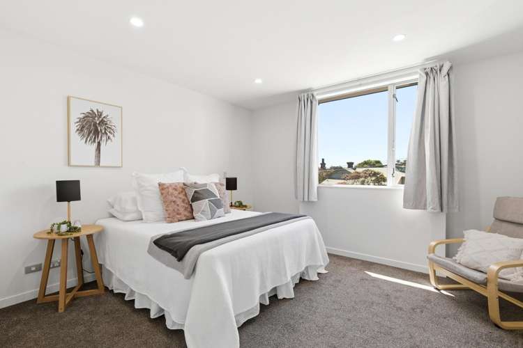 2/120 Rintoul Street Newtown_11