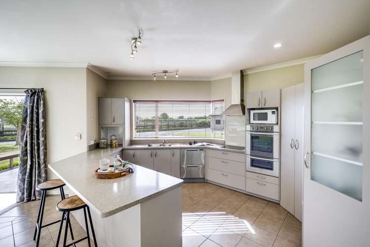 1316 Southland Road Longlands_5