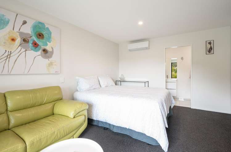 4 Kingfisher Lane Stoke_18