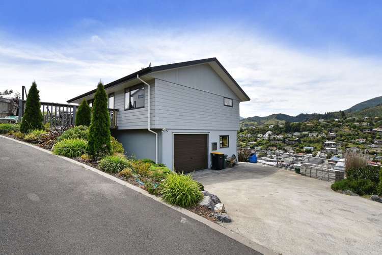 40 Saint Lawrence Street Toi Toi_2