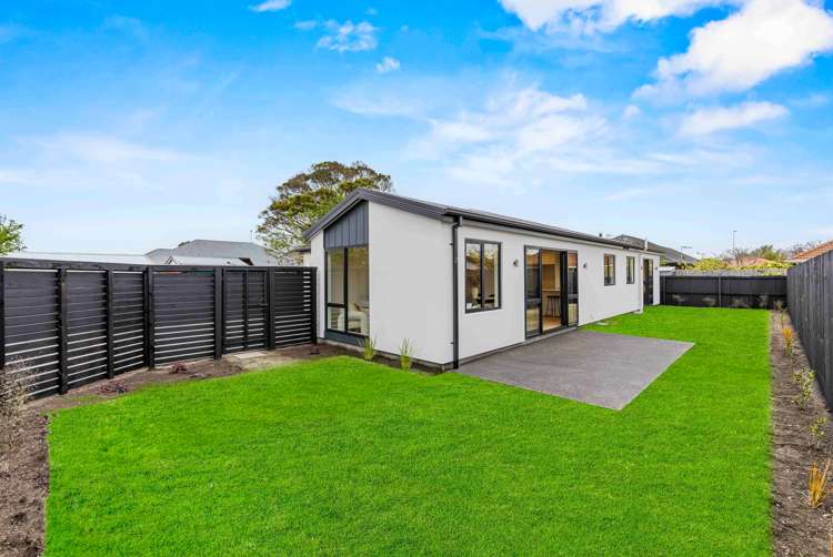 2/10 Farquhars Road Redwood_16