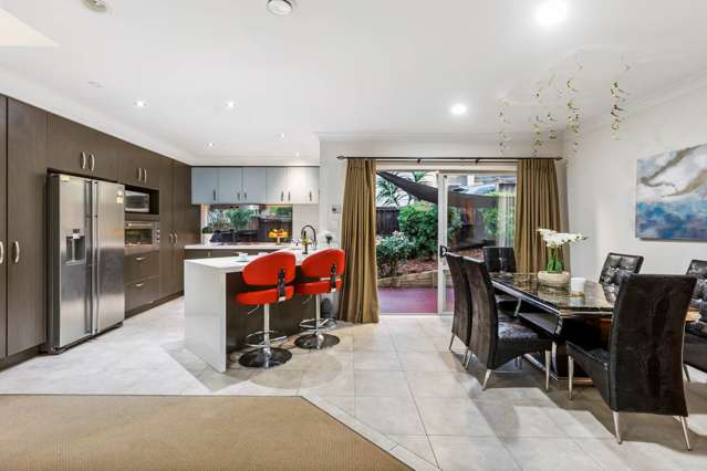 7 Woolaston Place Flat Bush_3