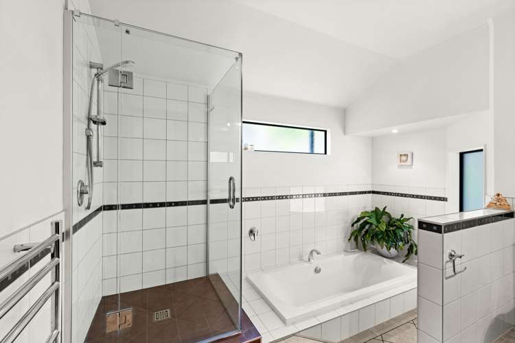 16A Churchill Drive Taradale_18