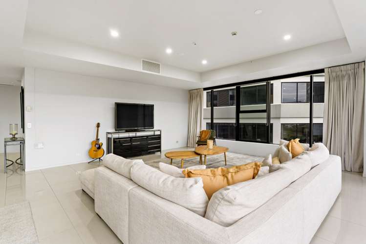 2A/2B/2 St Martins Lane 1672_3