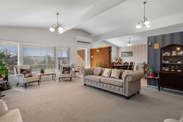 8 Carlton Street Glenholme_1