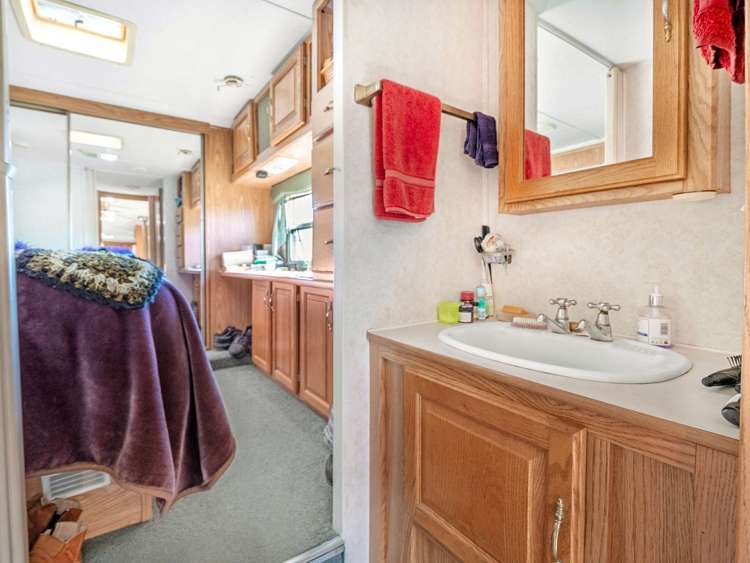 660 Cathedral Road Domett_8