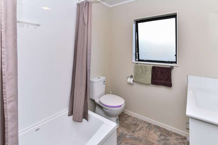 2/98 Shifnal Drive Randwick Park_6